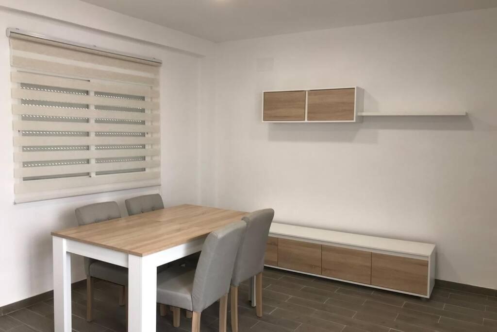 엔구에라 Apartamento Acogedor Casa Leonor 아파트 외부 사진